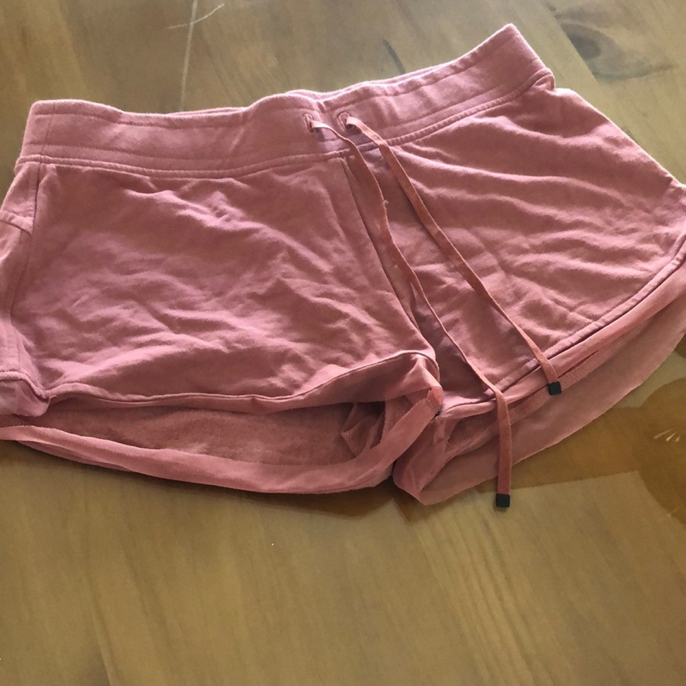 VS shorts pink